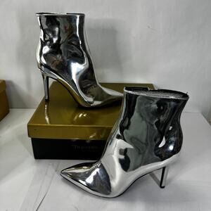 Rylie Heeled Booties Pointed toe Silver Metallic Mirrored Size 8